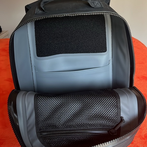 Yeti Panga 28 like new. - Picture 5 of 5